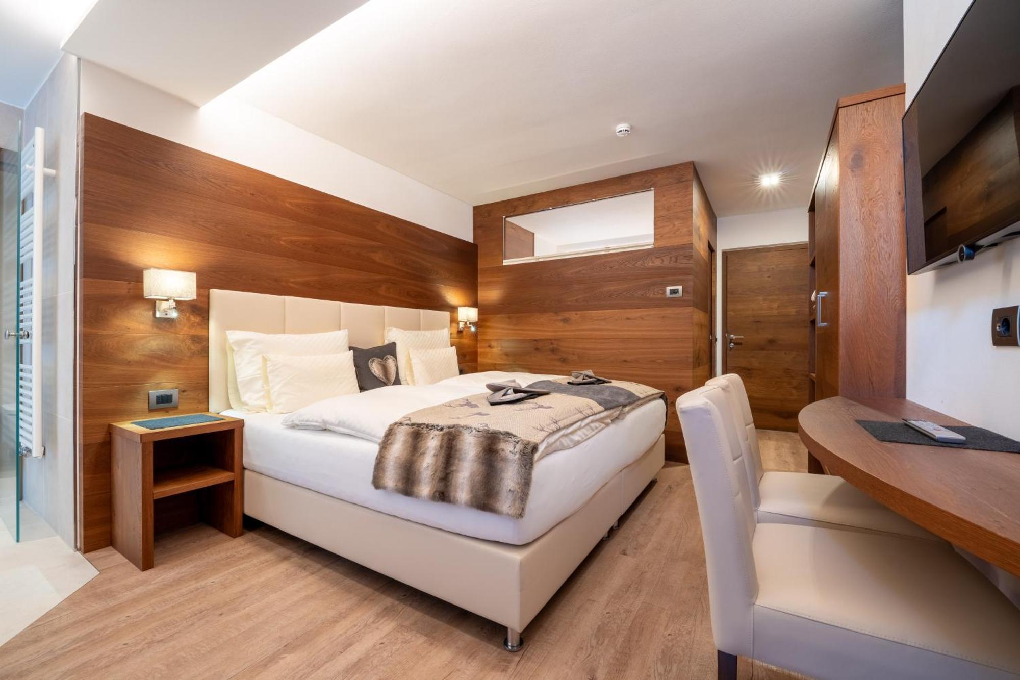 Arya Alpine Lodge Selva di Val Gardena Luaran gambar