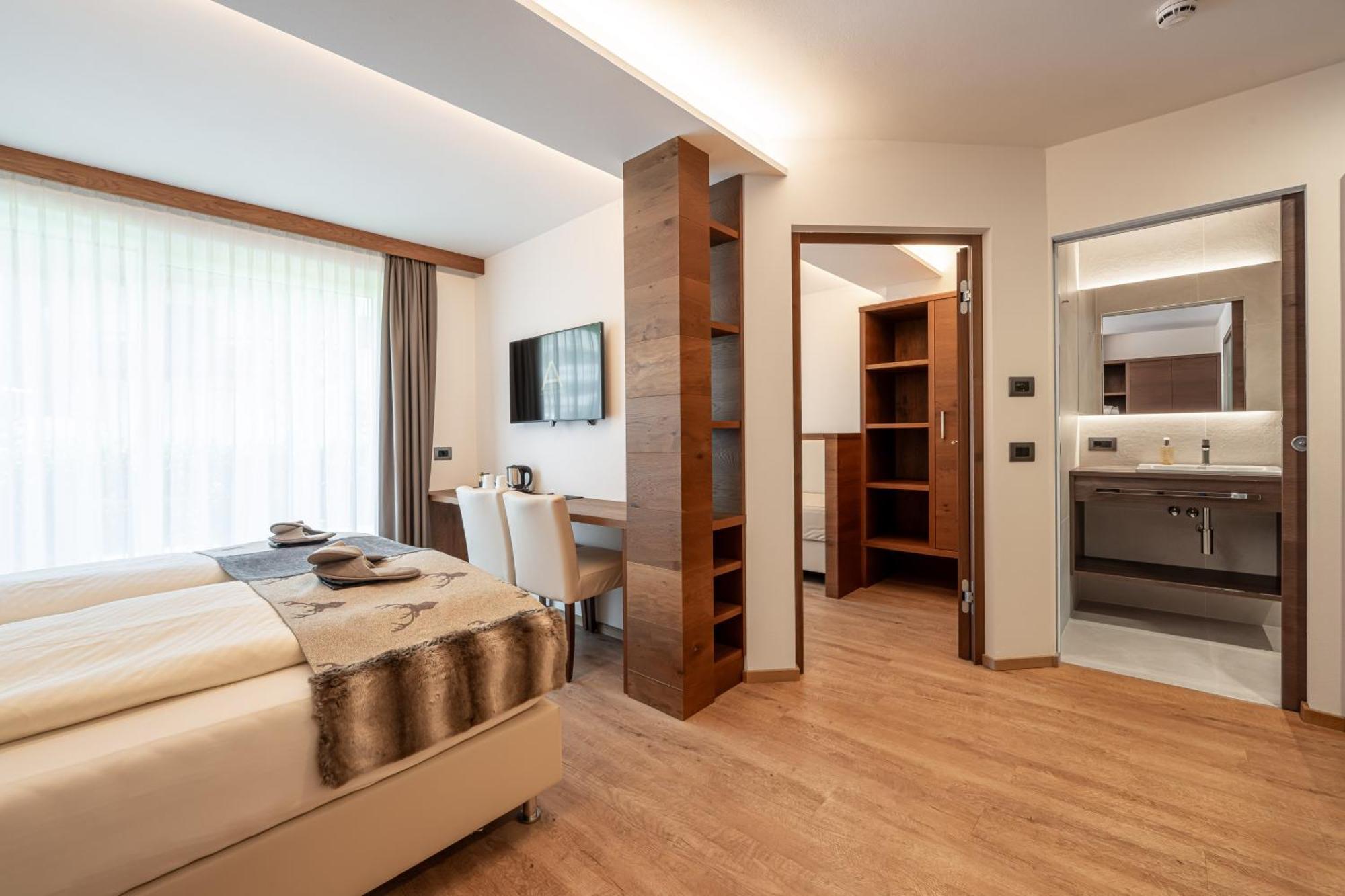 Arya Alpine Lodge Selva di Val Gardena Luaran gambar